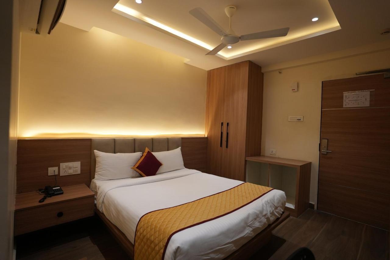 Hotel Sunrise Hospitality Vijayawada Exterior photo