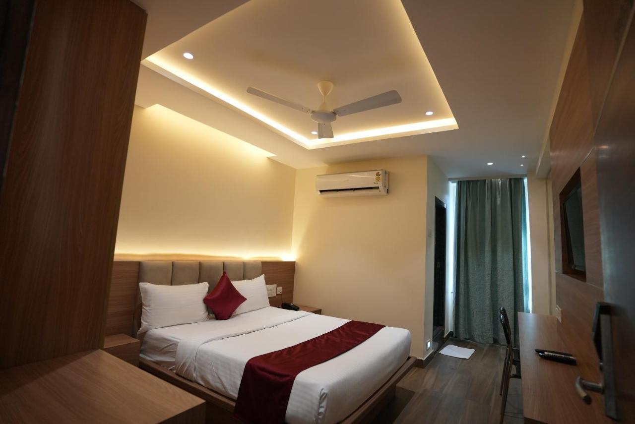 Hotel Sunrise Hospitality Vijayawada Exterior photo