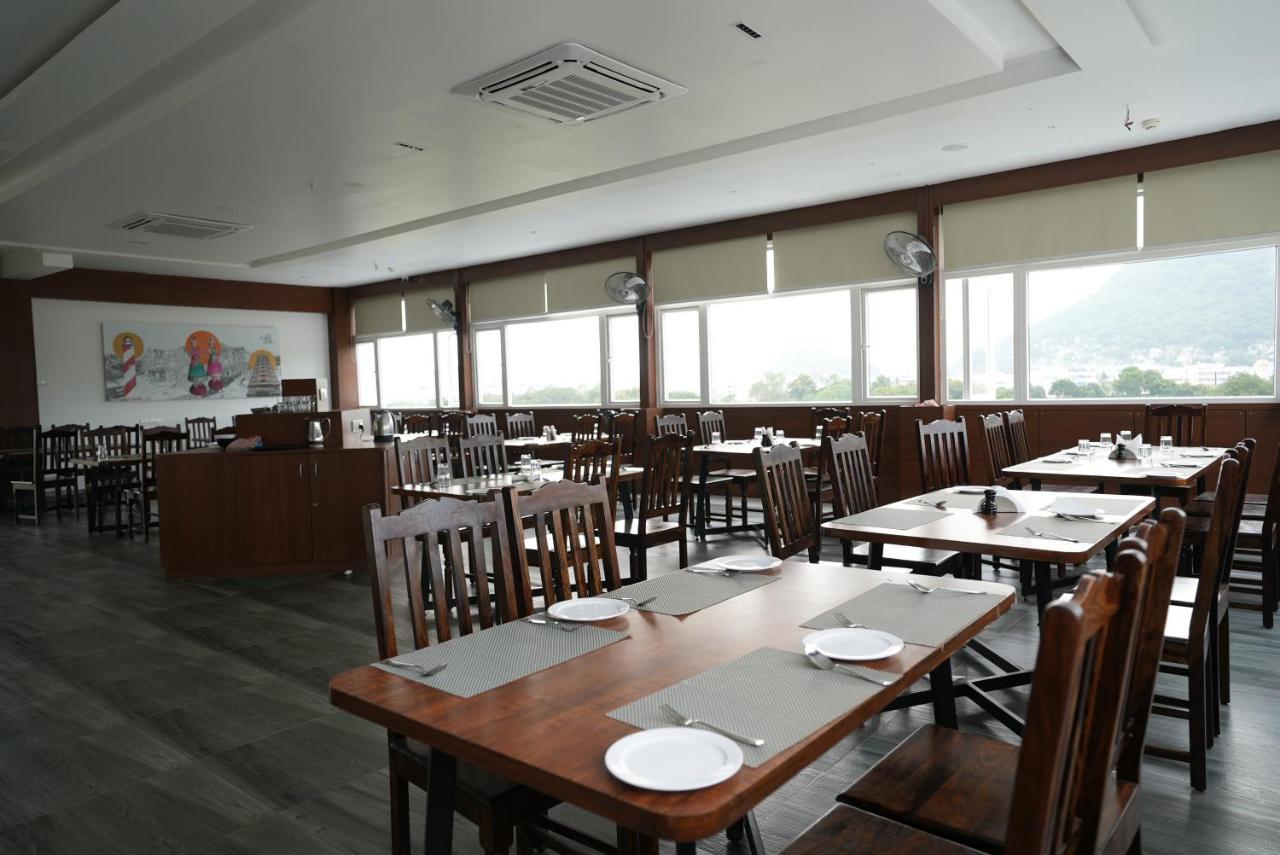 Hotel Sunrise Hospitality Vijayawada Exterior photo